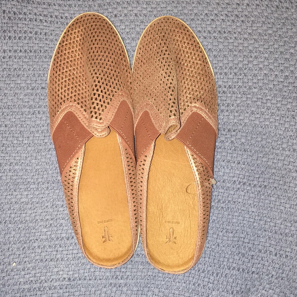 1863 frye slip on sandals
